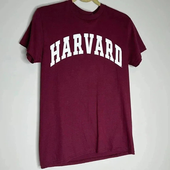 Harvard T-Shirt - Picture 2 of 5